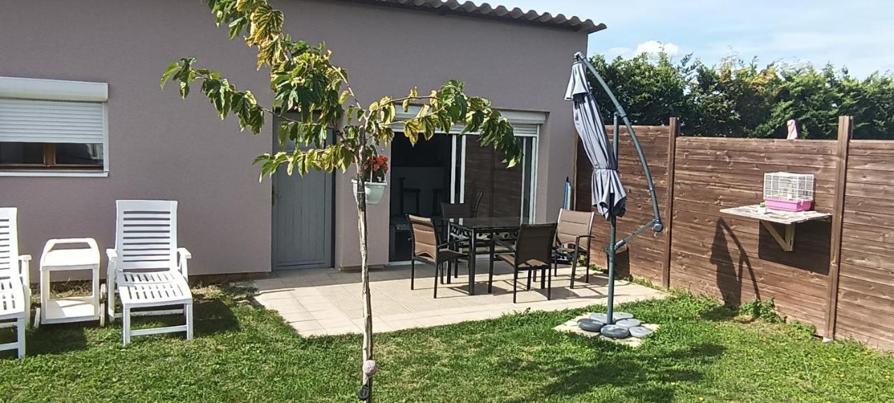Charmante Maison Avec Piscine アネロン エクステリア 写真