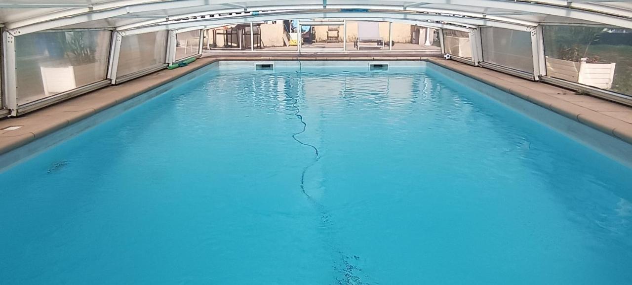 Charmante Maison Avec Piscine アネロン エクステリア 写真